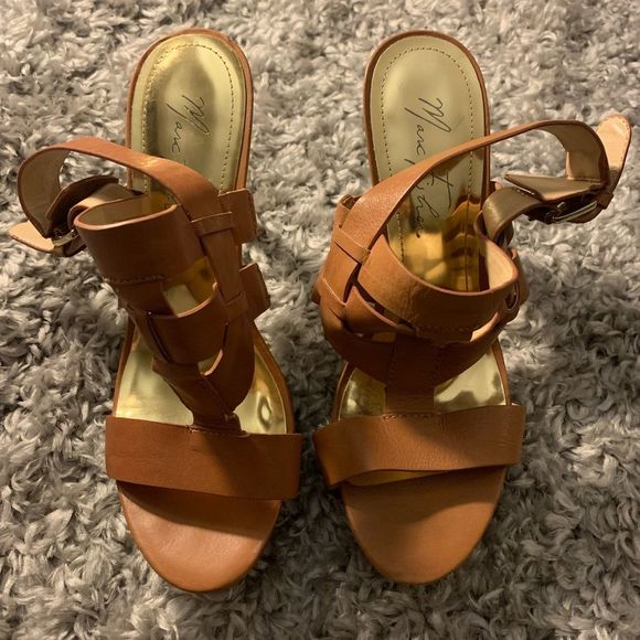 👠 MARC FISHER || Caramel Gold Strap Buckle 5 inch heel 👠 - Picture 2 of 8